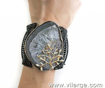 Дизайнерска колекция 2018 с гривни за абитуриенти