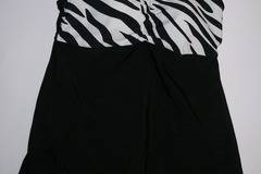 Xl дамски бански рокля със стягащ ефект – отвътре е с тънка по