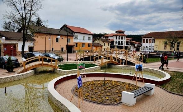 Вижте какво се случва с едно приказно българско село, където кмета не краде (видео)