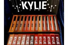ПАЛИТРА ЧЕРВИЛА KYLIE 12бр ТЕЧНИ ЧЕРВИЛА 12бр