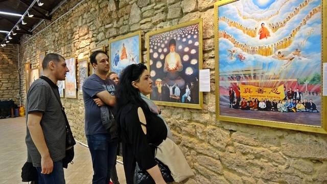 Международна изложба ще посети 7 български града, първа спирка Балчик (видео и фотогалерия)