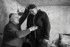 Уникално явление: Лечител от Кривина лекува рак само с ръце върху тумора!