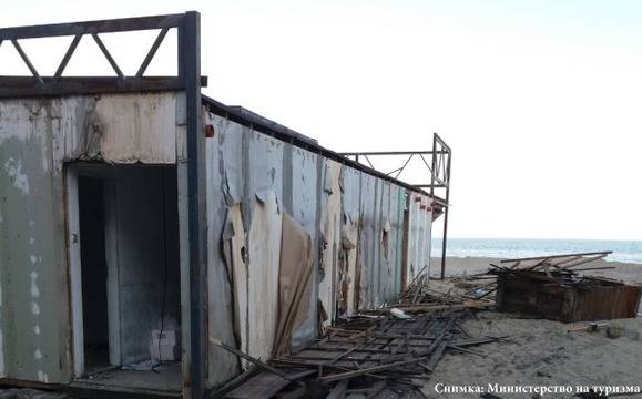 На Слънчев бряг-север са премахнати още два незаконни обекта – бар и ресторант