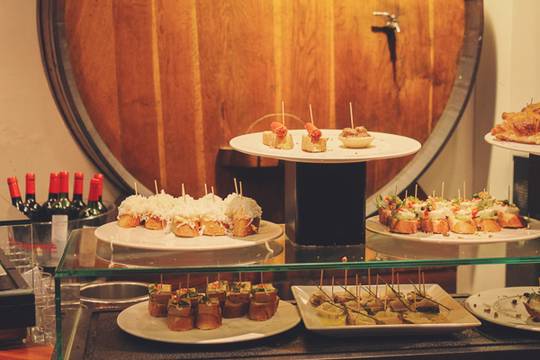 Летни Дни – Вълнуващи Екскурзии и Вкусна Храна