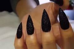 12 Идеи за Стилен Черен Маникюр