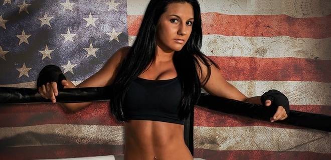 Секси снимкиа на ММА състезателката Cheyanne Vlismas