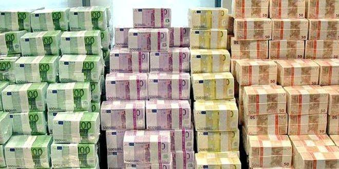 Бюджетният дефицит и държавният дълг е Европа намалява през 2017