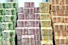 Бюджетният дефицит и държавният дълг е Европа намалява през 2017