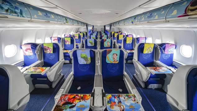 Пускат тематичен самолет за туристите