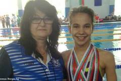 Бургаската надежда Деси Белова с 4 златни медала от плувния турнир „Talent cup“