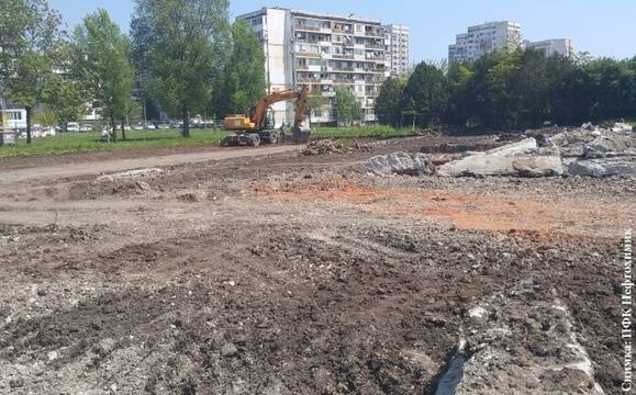 Теренът в Спортен център „Изгрев“ ще е готов през юли
