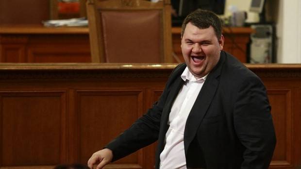 ЕС забранява на Пеевски участие в държавни поръчки? Да, ама не!