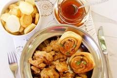 Панирани пилешки хапки с оризово брашно и сладко-кисел сос