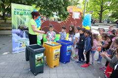 Кукли учиха малчугани да събират разделно отпадъци