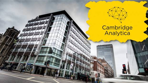 Cambridge Analytica обяви фалит и се закрива