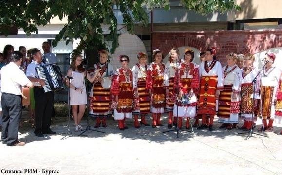 Фолклорен концерт в Етнографския музей ден преди Гергьовден