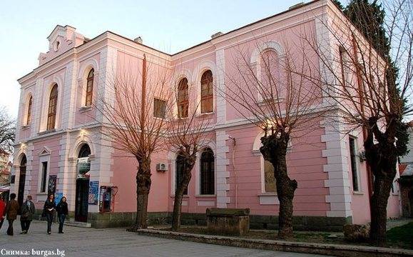 Бургаската библиотека празнува 130 години на „Европейския морски ден“