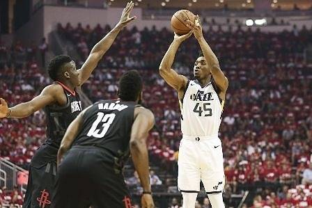 Юта изравни серията с Хюстън след изненадваща победа като гост