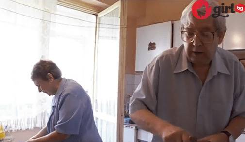 Трогателната история на баба и дядо, които отглеждат сами внука си, след смъртта на родителите му