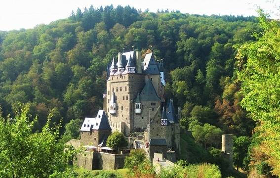 Европейската комисия търси 15 000 младежи за безплатно пътешествие из Европа