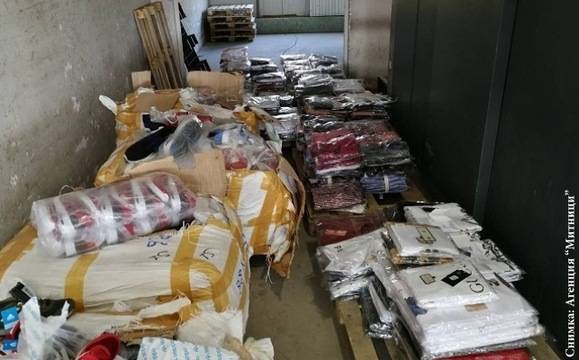 Задържаха над 35 000 ментета на „Лесово“, сред които и детски екипи на Роналдо и Меси