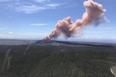 Евакуират 10 000 жители на Хаваите заради изригването на вулкана Килауеа