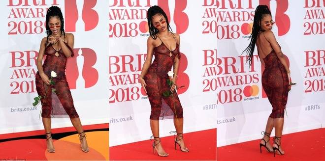 Ново поколение леопарди се разхождат по червения килим