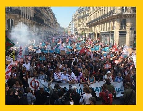 100 000 протестират срещу Макрон в Париж.