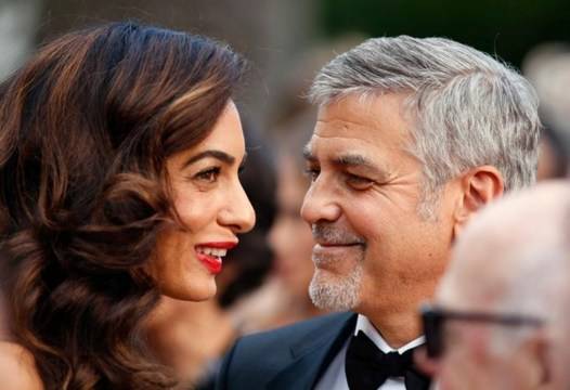 Вижте как Джордж Клуни посрещна рождения си ден (СНИМКИ)