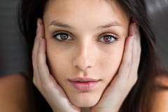 Красавицата Луиза Григорова втрещи с липса на елементарни хигиенни навици