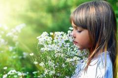 Внимавайте как кръщавате децата си! Ето какви страшни суеверия се крият зад тези 7 имена