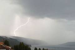 Днес валежи с гръмотевични бури. Максималните температури ще са между 21° и 26°