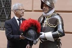 Ватиканската швейцарска гвардия получи високотехнологични шлемове (СНИМКИ)