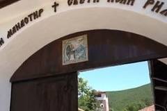 Най-младият игумен в България хванат зад волана пиян и без книжка