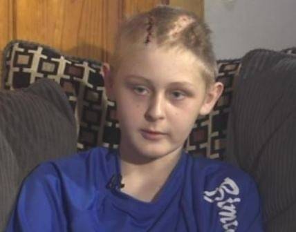 Момче се събуди от кома, ден преди да изключат системите му