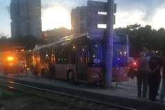 Двама остават в „Пиригов” след катастрофата с автобус снощи в София