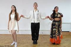 „Горно Езерово“ отбелязва празника си с Галя Гильова и „Петлите“