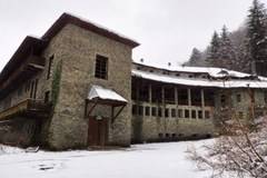 Ето я някогашната бляскава вила на Тито, в която откриха и подземен тунел (ВИДЕО)