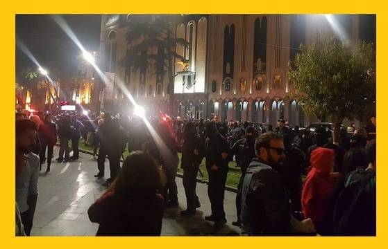 Бунтове в Тбилиси след обиски в нощни клубове.