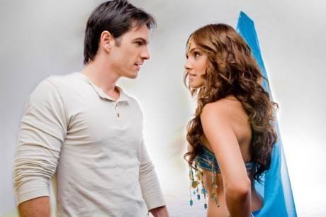 Как мъжът се издава, че ви харесва, според зодията си