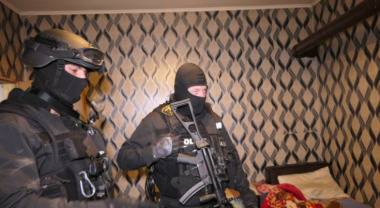 ГДБОП с ударна наркоакция в София: Шестима души са закопани!