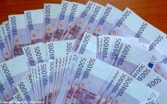 Чужденец с контрабандна валута се опита да подкупи митничар на „Капитан Андреево“