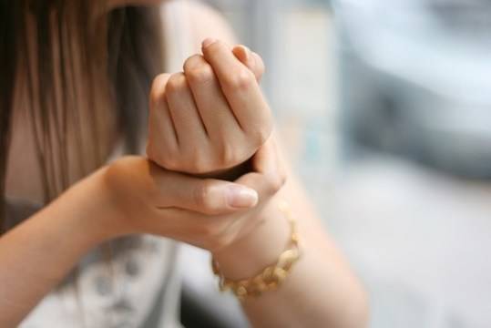 Ето за каква болест говорят грубите ръце и стъпала