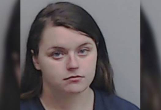 Майка принуждавала дъщерите си на 5 и 6 години да проституират в старчески дом