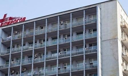 Няма опасност за живота на наръгания с нож младеж в столичен тролей