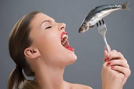 Рибна кост в гърлото: Не се шегувайте със здравето. Какво помага?