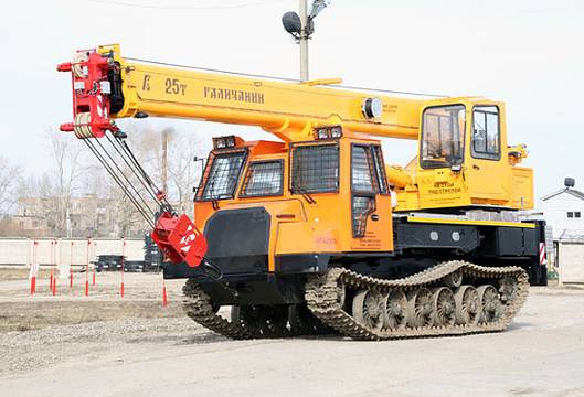 Автокран Галичанин 59713: Чудовището върху вериги.