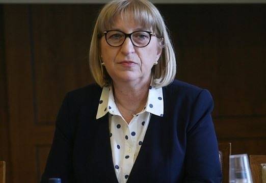 Цачева: Проверява се автентичността на писмото от избягалия затворник Пелов