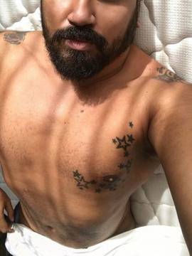 Азис се стопи до неузнаваемост! Тръшна го жесток вирус