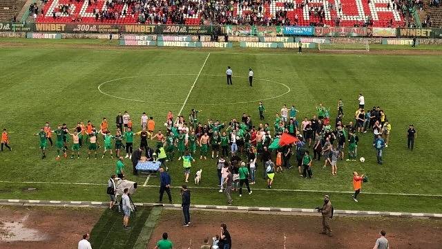 „Ботев“ Враца се завърна в Първа лига след драма в дербито на Северозапада